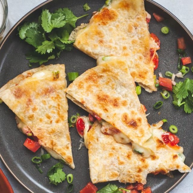 QUESADILLA W/ FRIES.