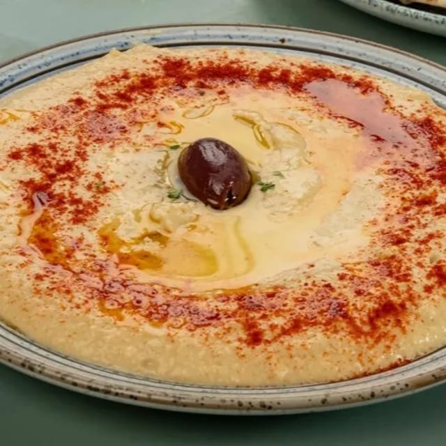 4 oz Hummus.